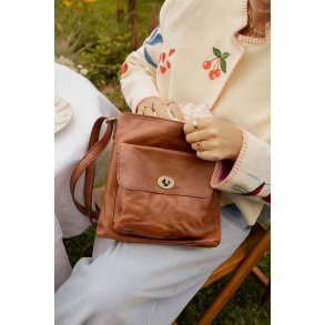 RE : Designed Fashion