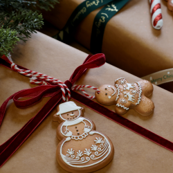 Velourb�nd p� tr�spole R�d