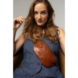 Gisela Bumbag - Walnut