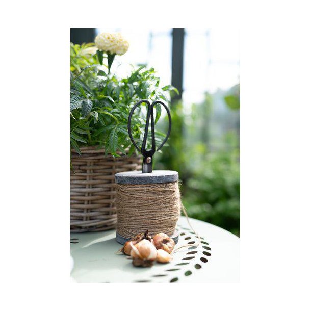 Spole m. jutesnor og saks